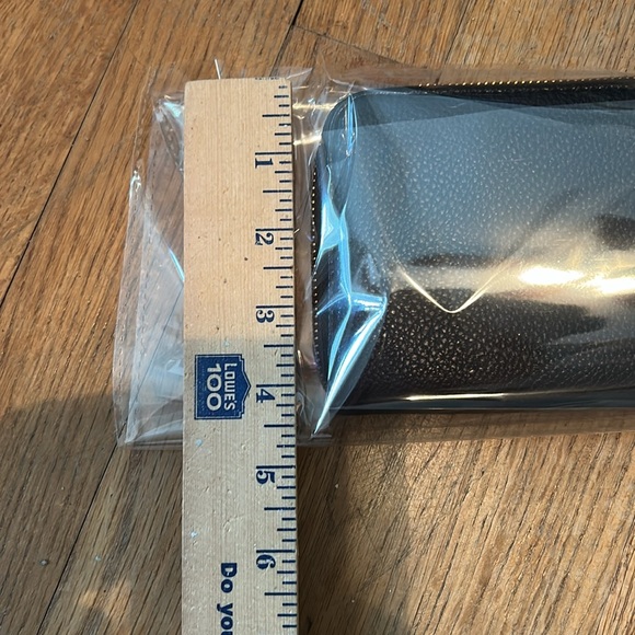 Adrienne Vittadini Black Wallet‎ - Picture 8 of 8